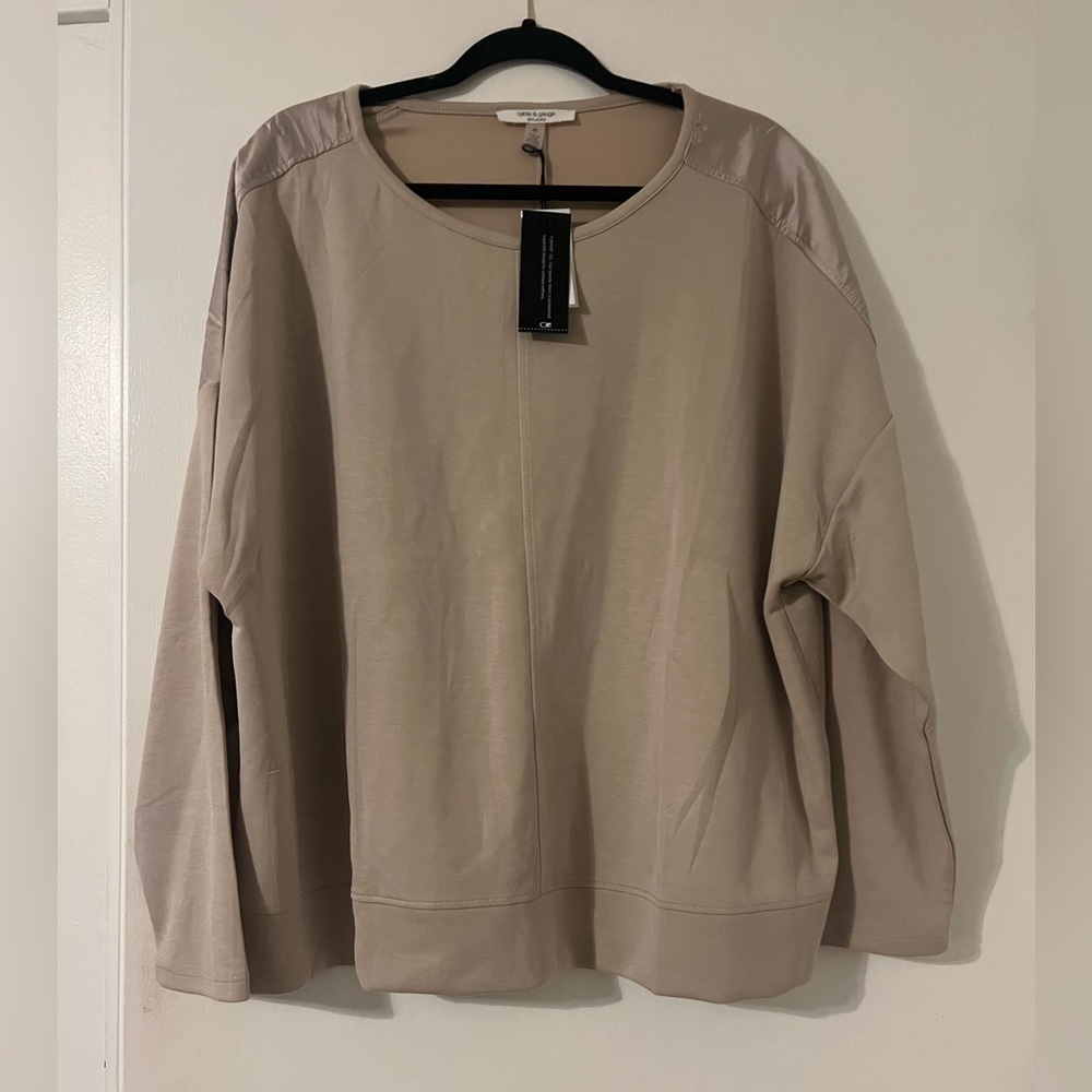 NWT cable and gauge top with satin sleeve detail size 2X (K110)